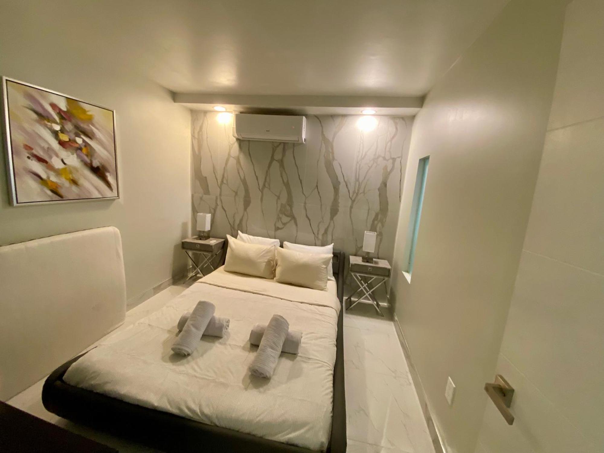Luxurious Remodeled Direct Waterfront Apartment With Miami Skyline View And Outdoor Terrace Free Parking 5Min Drive To Miami Beach Exterior photo