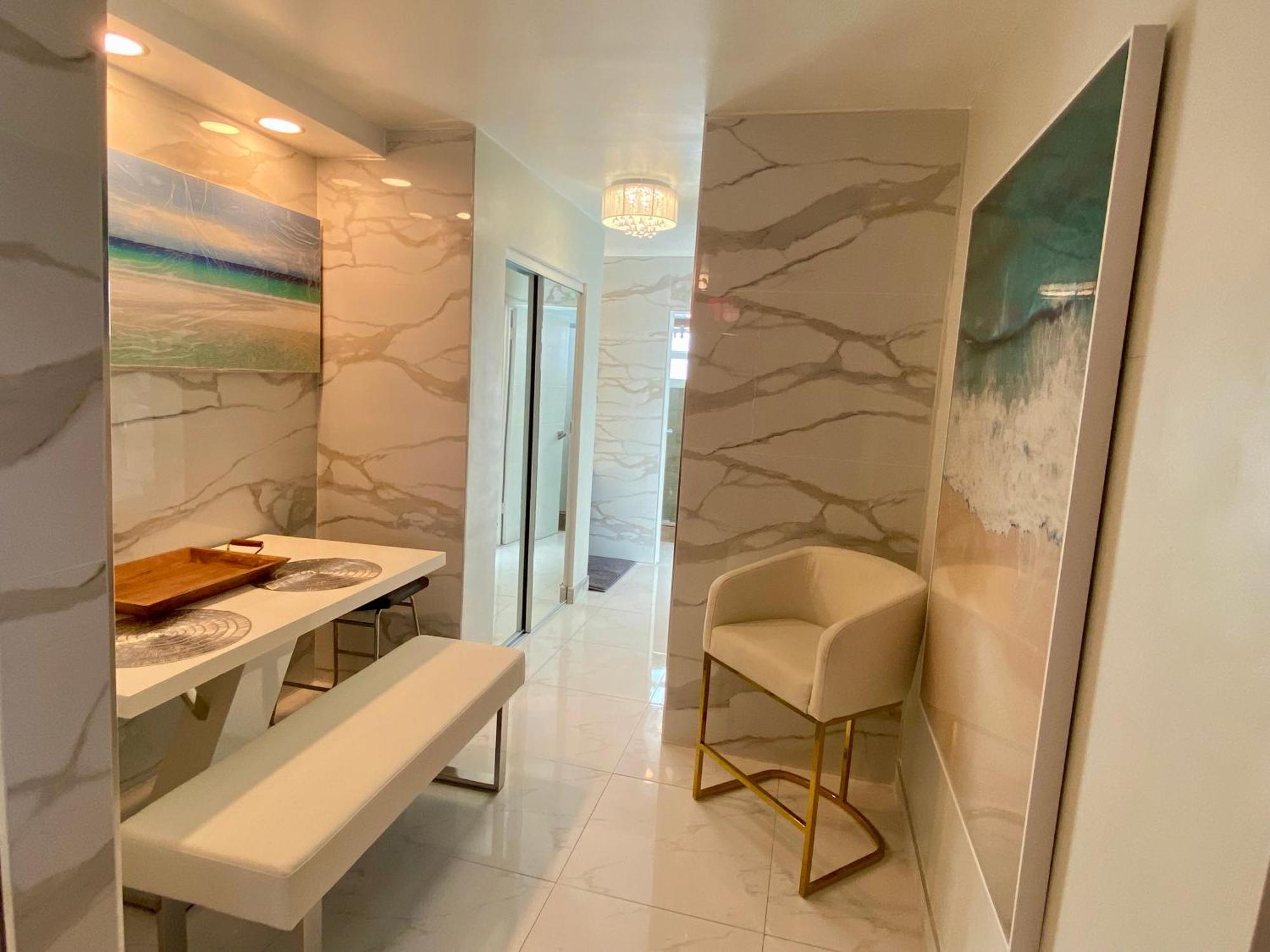 Luxurious Remodeled Direct Waterfront Apartment With Miami Skyline View And Outdoor Terrace Free Parking 5Min Drive To Miami Beach Exterior photo